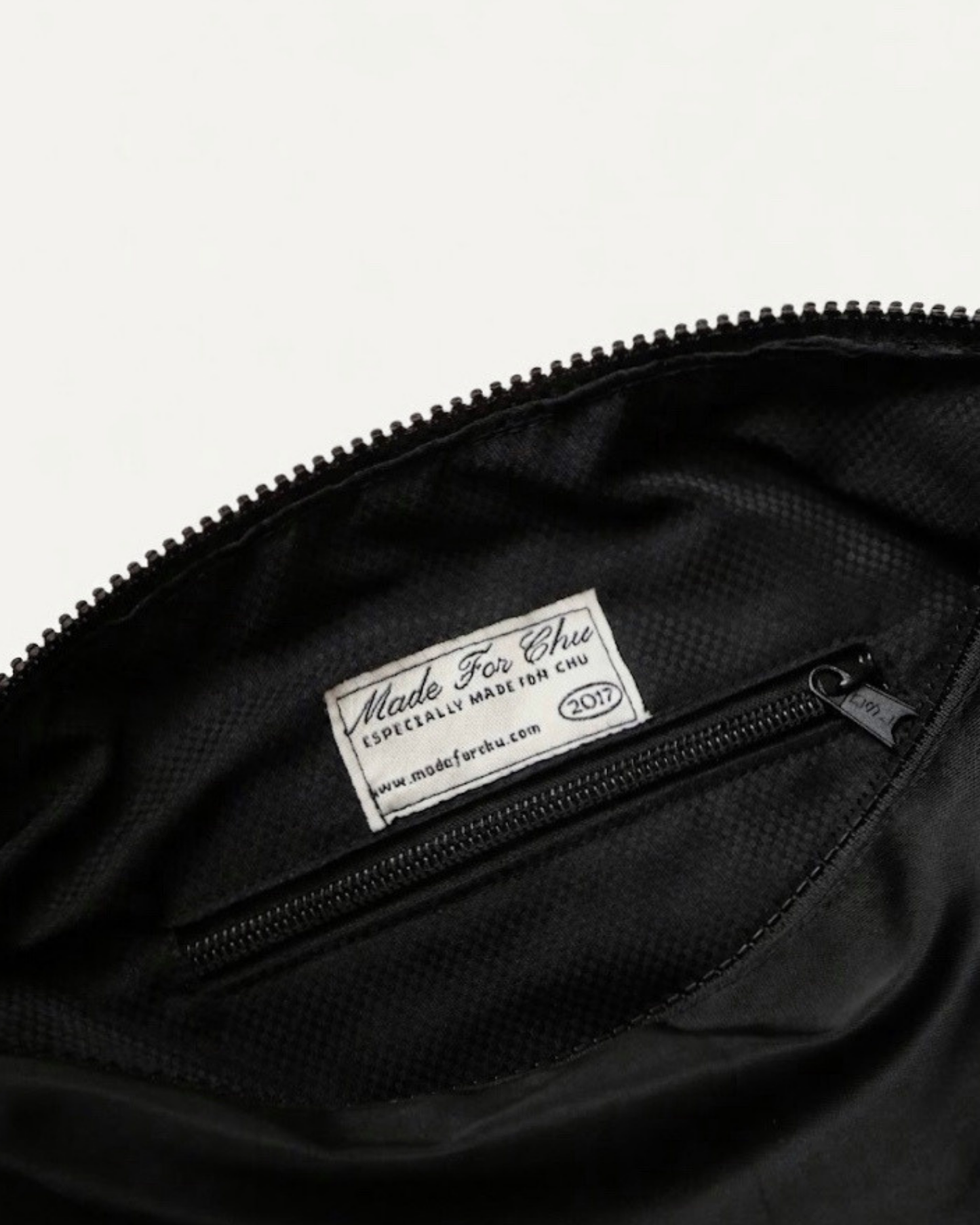 PRE ORDER: ARIRANG BARREL BAG